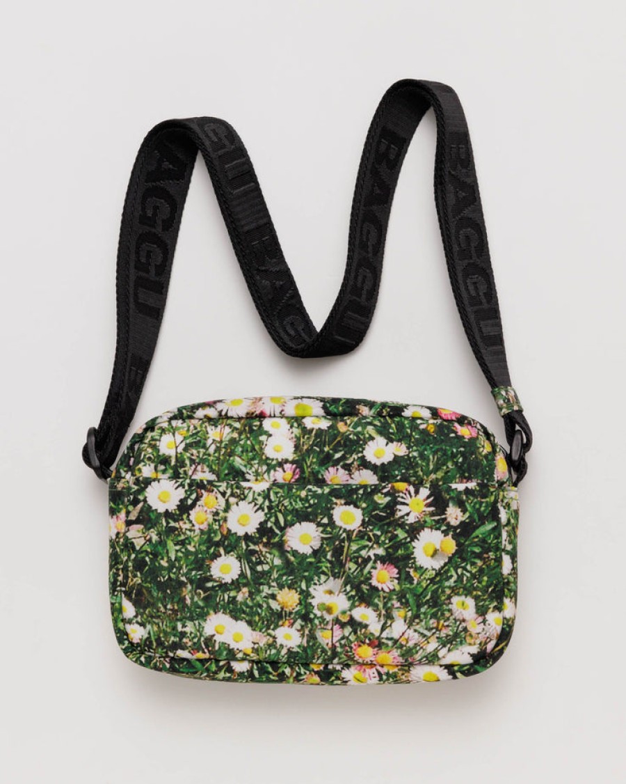 Baggu Camera Crossbody : Daisy - Baggu Crossbody Bags