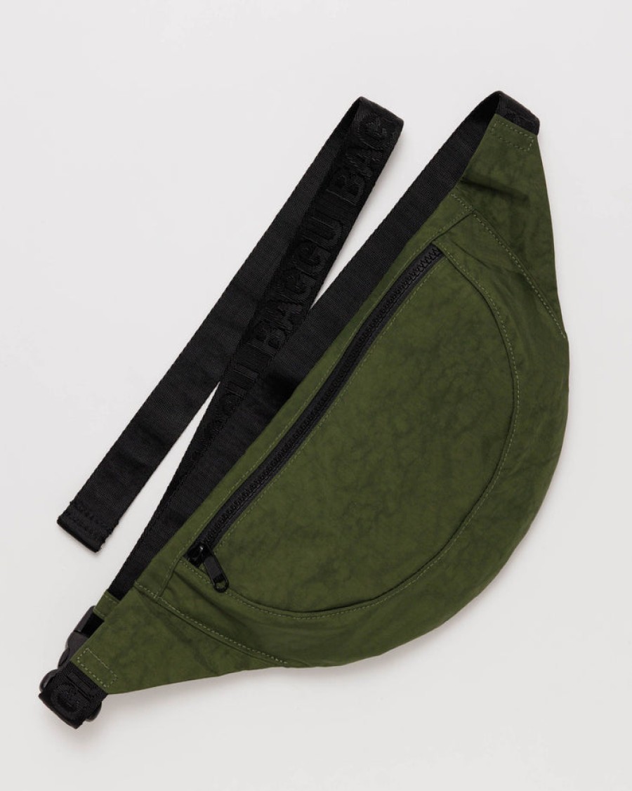 Baggu Crescent Fanny Pack : Bay Laurel - Baggu Travel