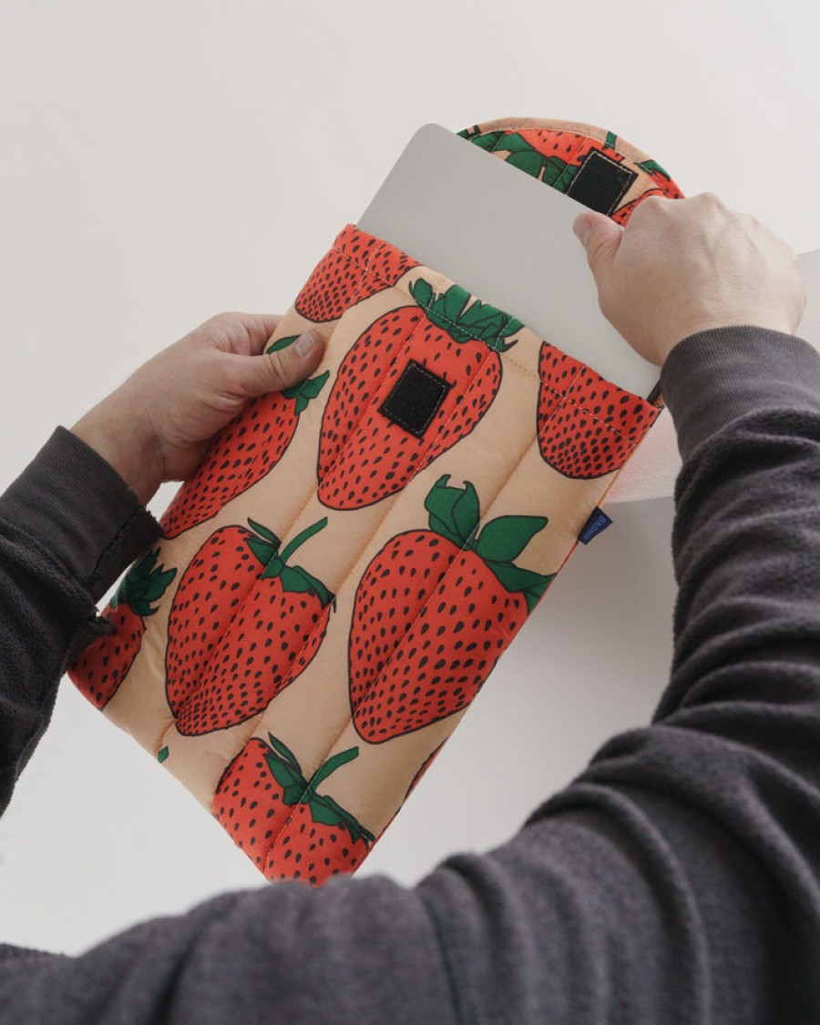 Baggu Puffy Laptop Sleeve 13"/14" : Strawberry - Baggu Cases & Sleeves